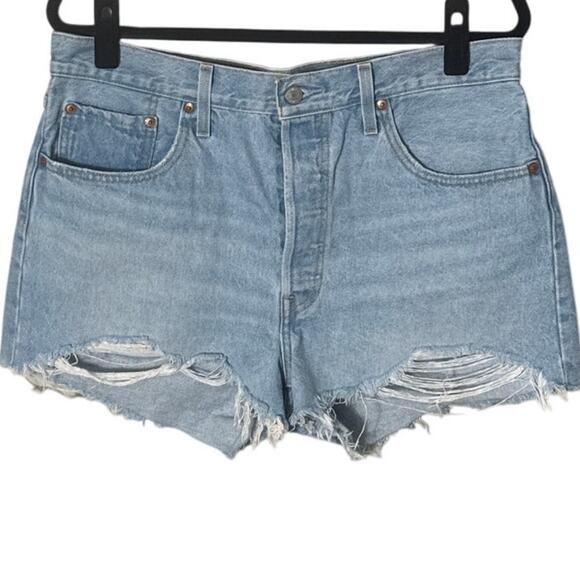 Levi's Premium 501 High Rise Women's Shorts in Luxor Heat Light Wash Size 33 - Picture 11 of 14